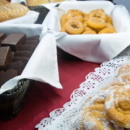 Ght Neptuno-tossa & Venus Otel